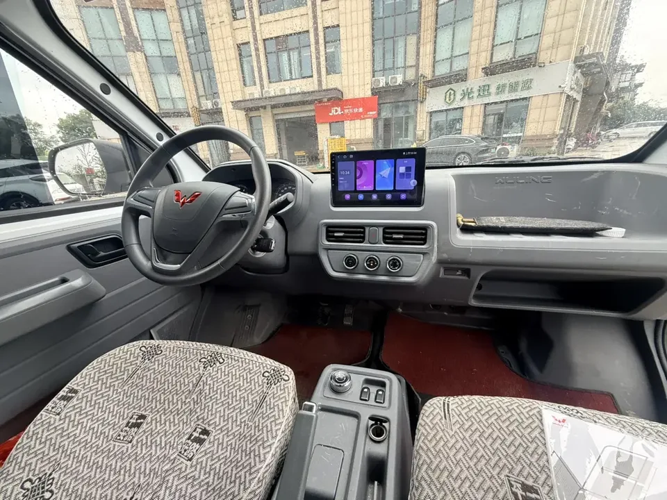 Wuling Yangguang Wuling Yangguang 2024 300km Comfortable Bus Version 75kW 2025 — thumbnail 3