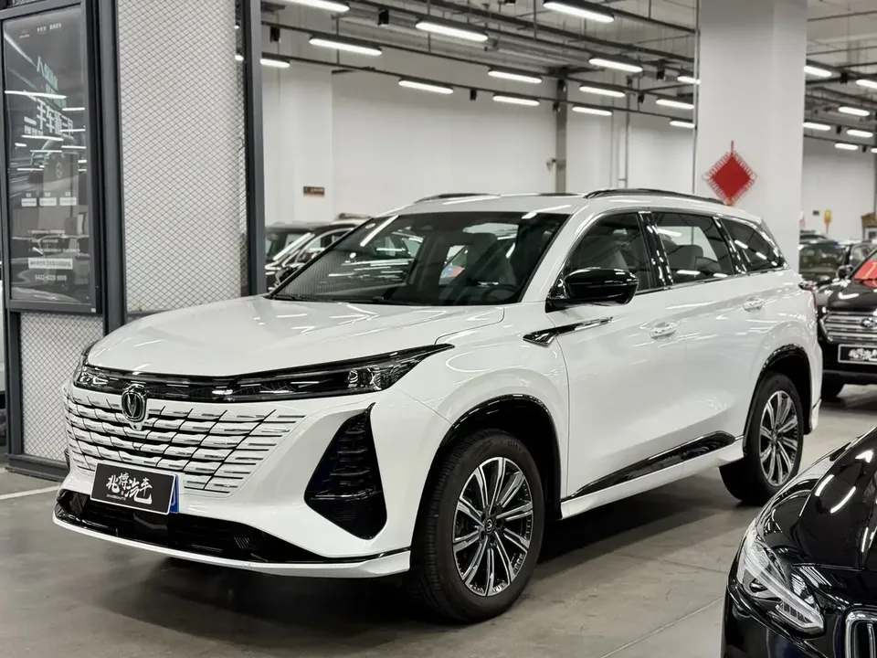 Changan CS75PLUS Changan CS75 PLUS 2024 The third generation champion version 1.5T automatic intelligent driving strong navigation 2024 — photo 1, buy with delivery to Moscow