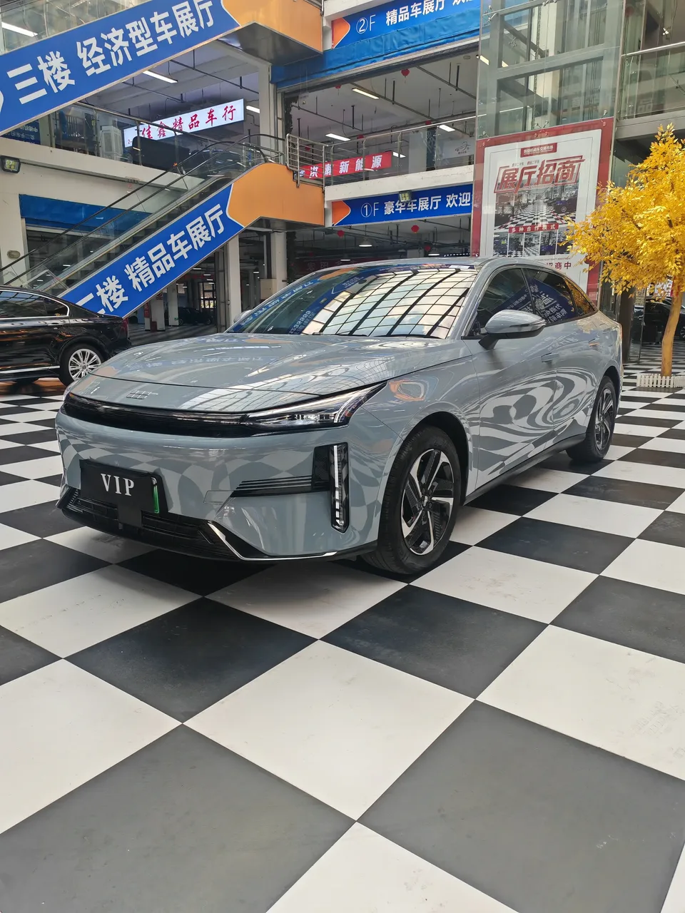 Geely Galaxy L6 Galaxy L6 2023 1.5T DHT 125km PLUS 2023 — photo 1, buy with delivery to Moscow