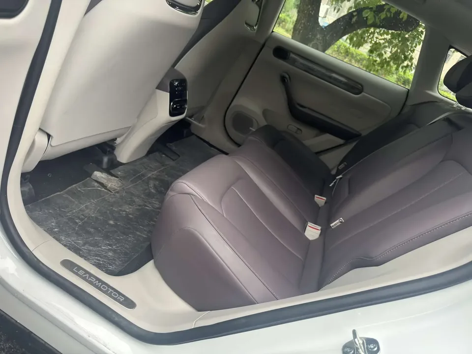 Leapmotor Zero running C11 Zero running C11 2023 Extended Range 300 Comfort Edition 2026 — thumbnail 3
