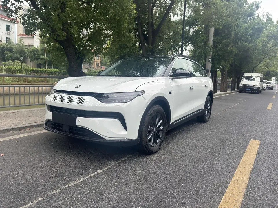 Leapmotor Zero running C11 Zero running C11 2023 Extended Range 300 Comfort Edition 2026 — photo 1, buy with delivery to Moscow