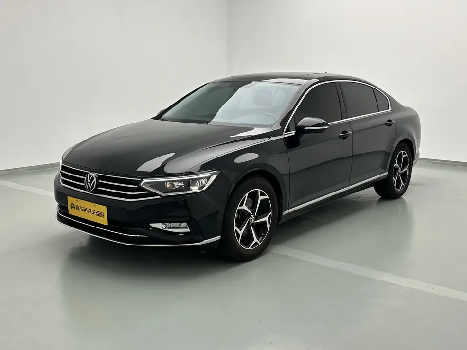 Volkswagen Magotan Magotan 2020 280TSI DSG Comfort 2022 — photo 1, buy with delivery to Moscow