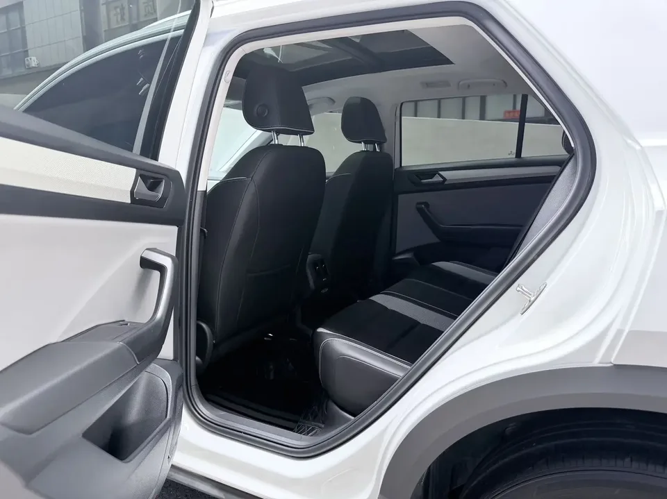 Volkswagen T-Roc TANG 2023 280TSI DSG Time Edition 2023 — миниатюра 4