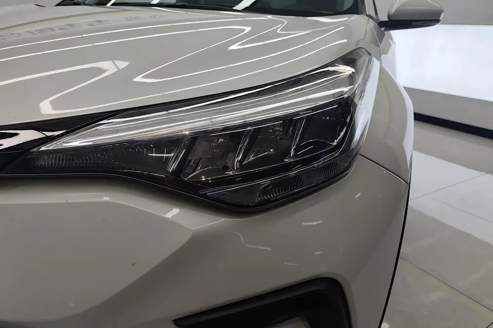 Toyota C-HR Hybrid Yize IZOA 2023 2.0L Yixing Edition 2023 — thumbnail 2