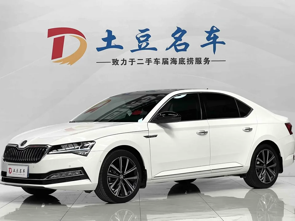 Skoda Superb Speedy 2023 Modified TSI280 DSG Premium Edition 2023 — photo 1, buy with delivery to Moscow