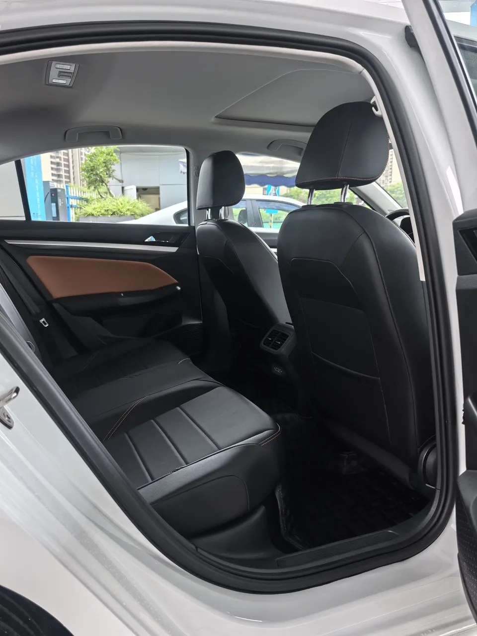 Volkswagen Bora Bora 2023 280TSI DSG Comfort Edition 2024 — thumbnail 4