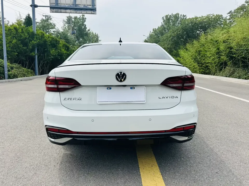 Volkswagen Lavida Lavida 2024 300TSI DSG Starry Sky Leading Edition 2025 — миниатюра 2