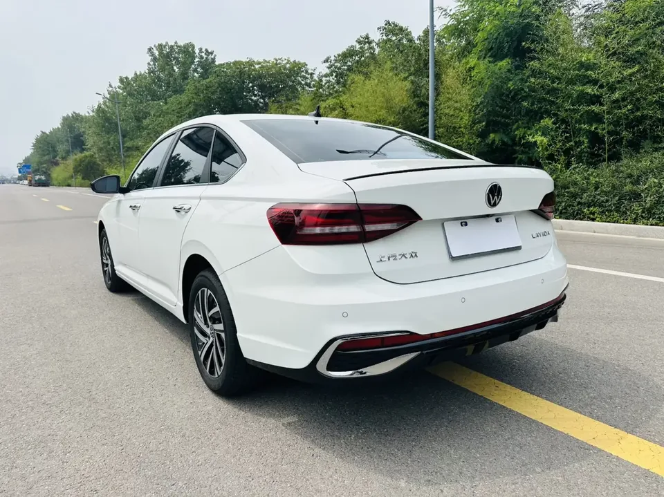 Volkswagen Lavida Lavida 2024 300TSI DSG Starry Sky Leading Edition 2025 — thumbnail 4