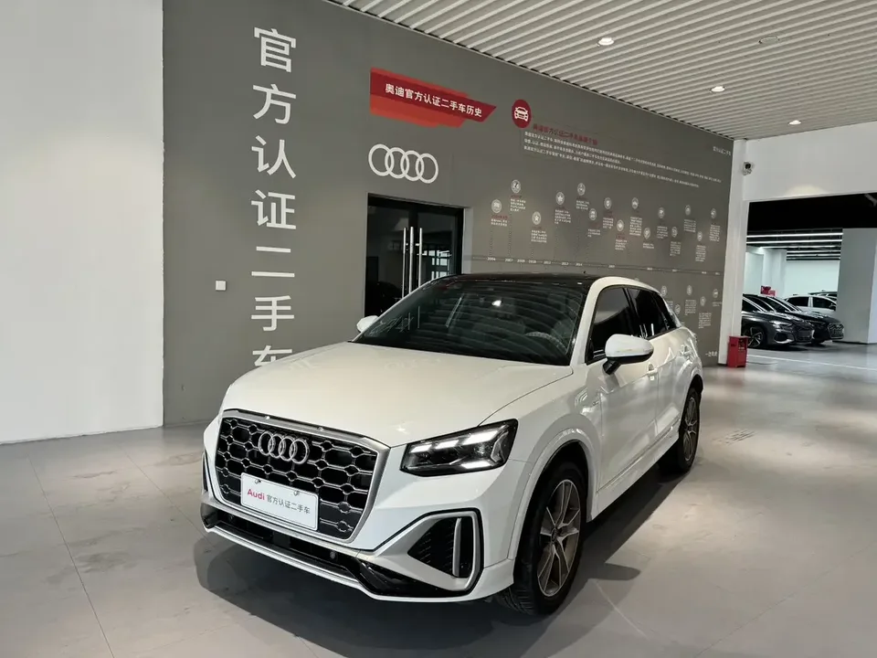 Audi Q2L Audi Q2L 2022 35 TFSI Stylish Dynamic 2022 — фото 1, купить с доставкой в Москву