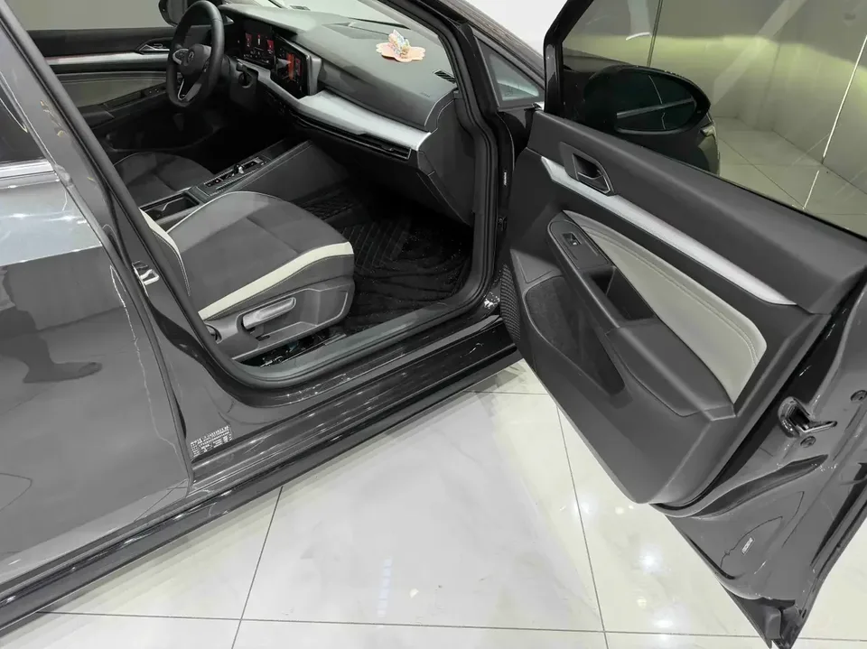Volkswagen Golf golf 2023 280TSI DSG Pro 2023 — thumbnail 3