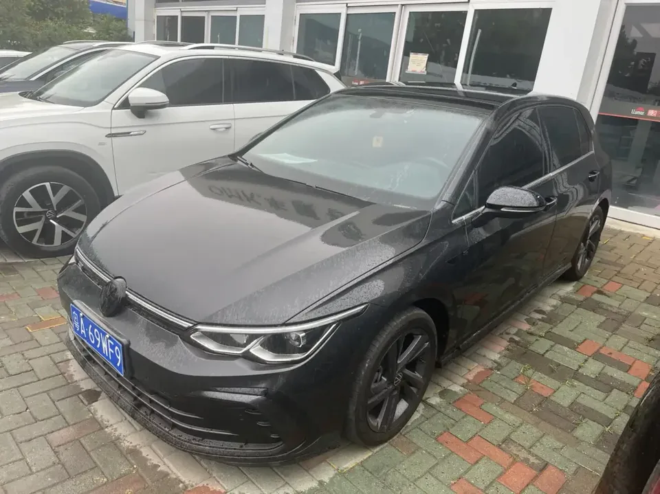 Volkswagen Golf golf 2023 280TSI DSG R-Line 20th Anniversary 2024 — photo 1, buy with delivery to Moscow