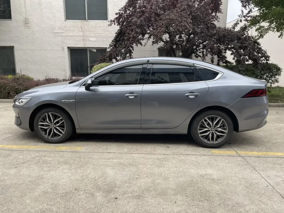 BYD Qin PLUS EV Qin PLUS EV 2023 510KM Travel Edition 2024 — thumbnail 4