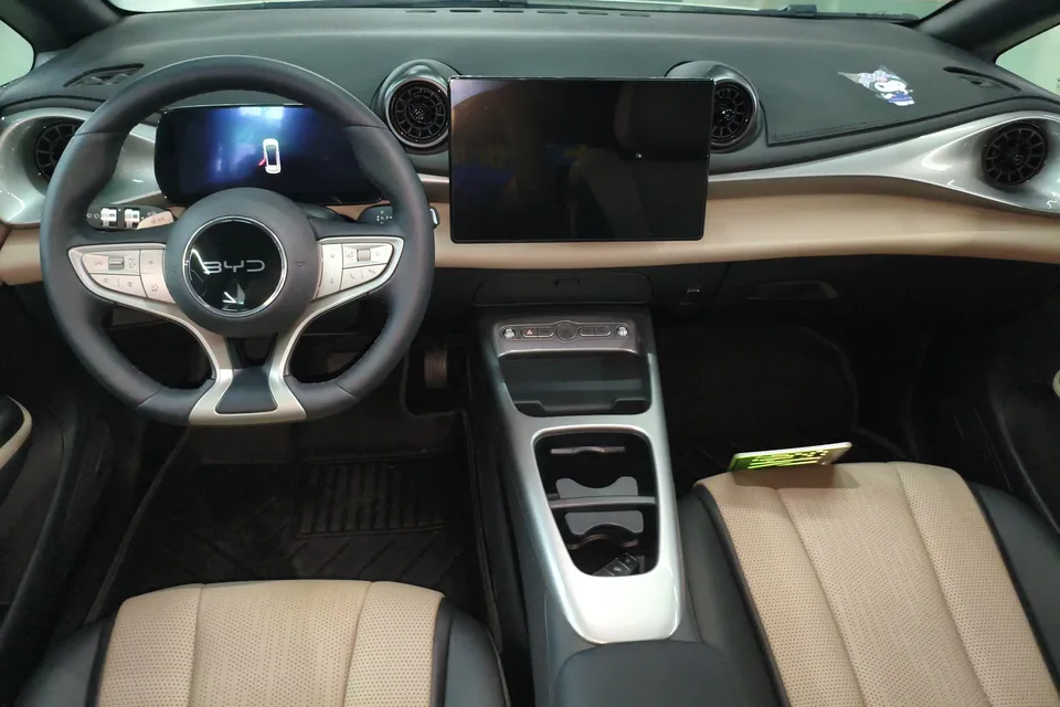 BYD Dolphin dolphin 2025 Smart Driving Edition 420KM Free Edition 2025 — thumbnail 4