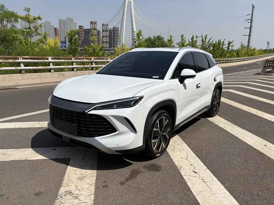 BYD Song L DM Song L DM 2025 DM-i 160KM Intelligent Driving Edition 2025 — photo 1, buy with delivery to Moscow
