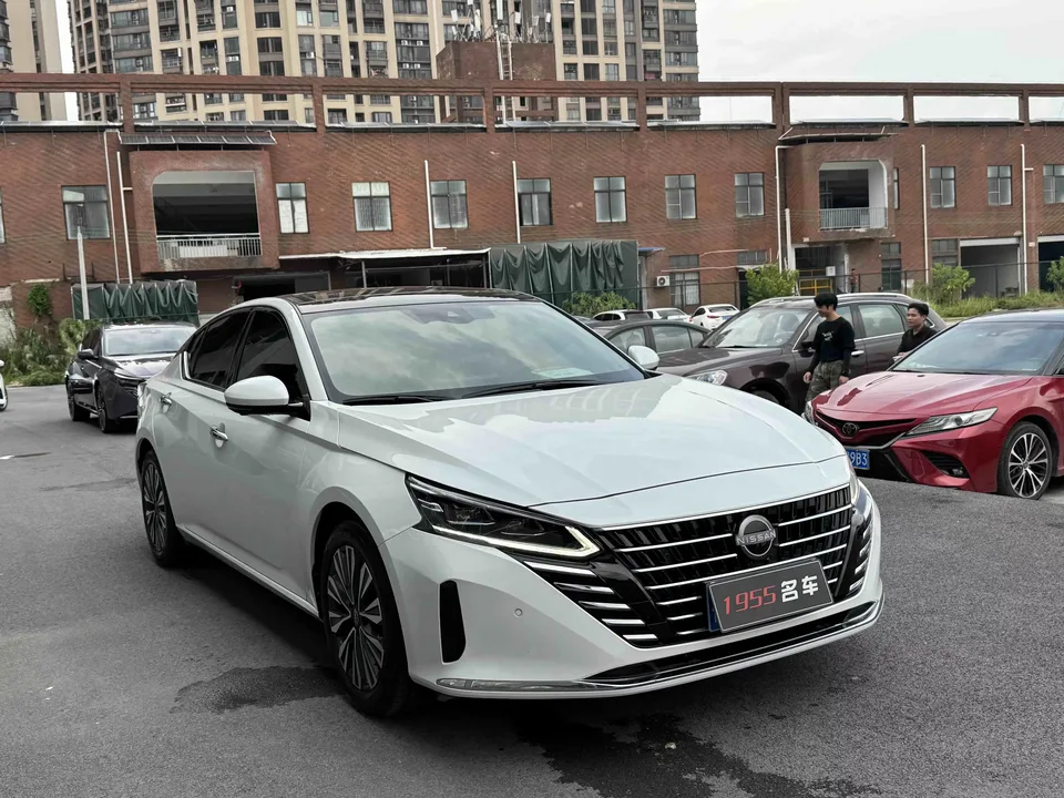 Nissan Altima Sound of nature 2022 2.0L XL-Upr Premium Edition 2024 — thumbnail 3