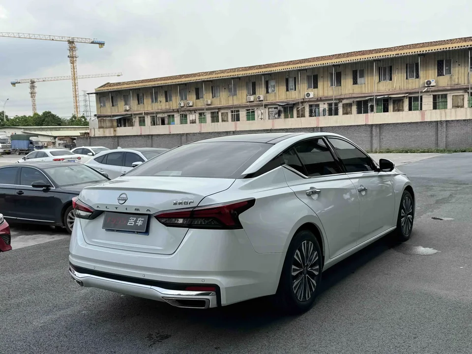 Nissan Altima Sound of nature 2022 2.0L XL-Upr Premium Edition 2024 — thumbnail 5