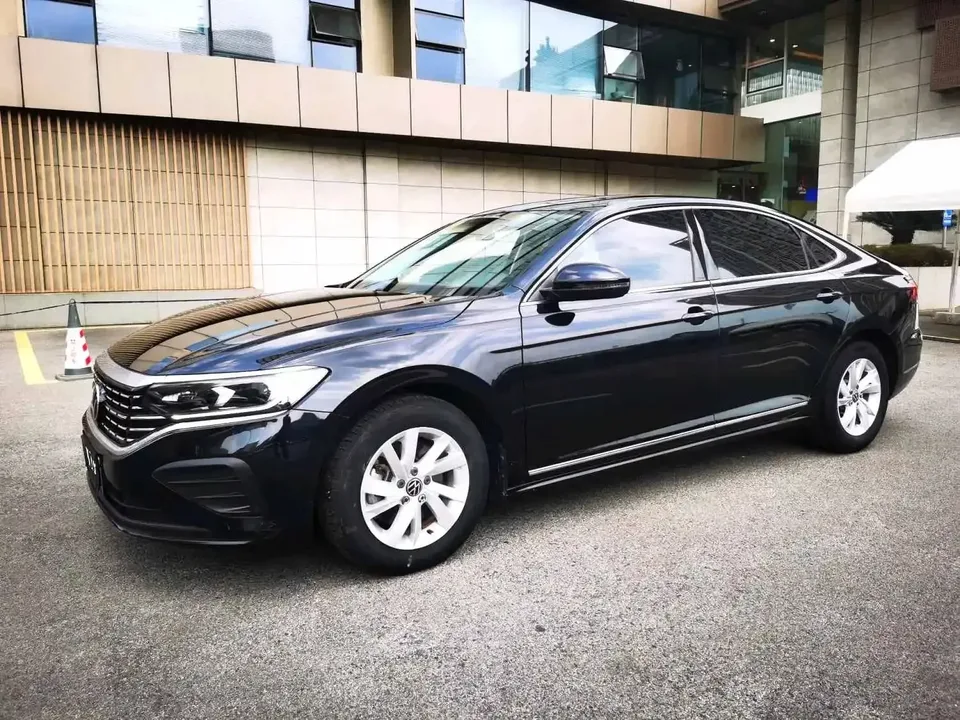 Volkswagen Passat Passat 2022 280TSI Business Edition 2023 — photo 1, buy with delivery to Moscow