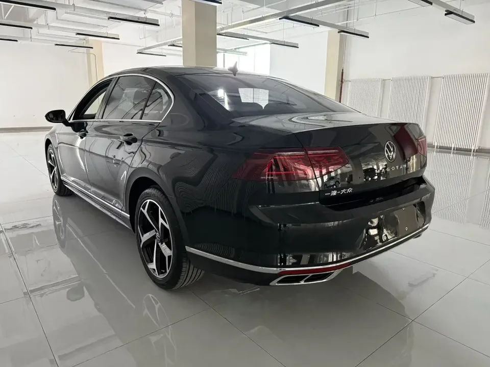 Volkswagen Magotan Magotan 2023 2 millionth anniversary edition 280TSI DSG leading model 2023 — thumbnail 4