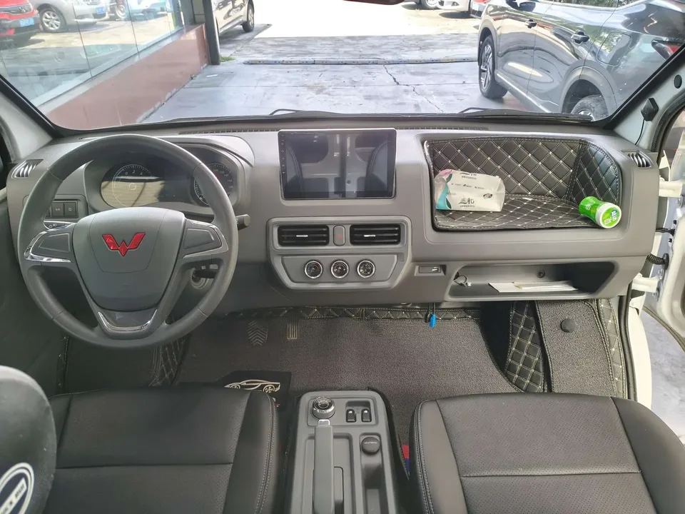Wuling Yangguang Wuling Yangguang 2024 300km Comfortable Bus Version 75kW 2025 — thumbnail 3