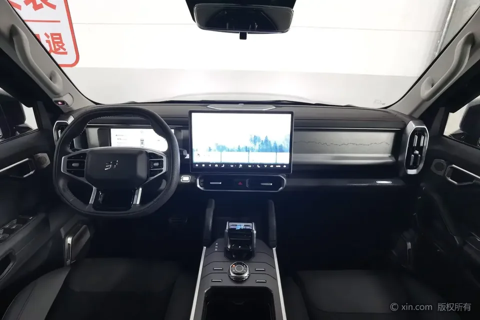 Jietu Shanhai Jetour Traveler C-DM Jetour Traveler C-DM 2024 1.5TD DHT 129km 2WD Forest Edition 2024 — thumbnail 4