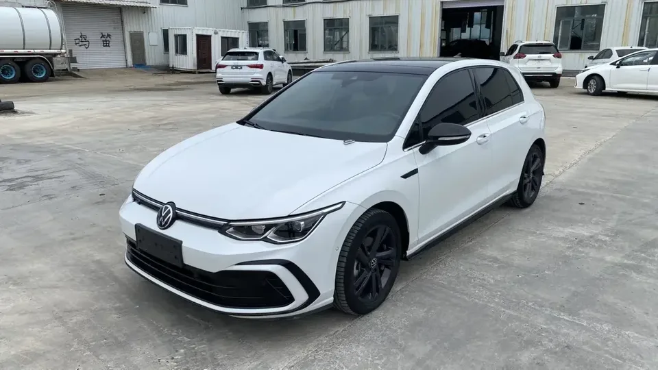 Volkswagen Golf golf 2021 280TSI DSG Pro 2022 — фото 1, купить с доставкой в Москву