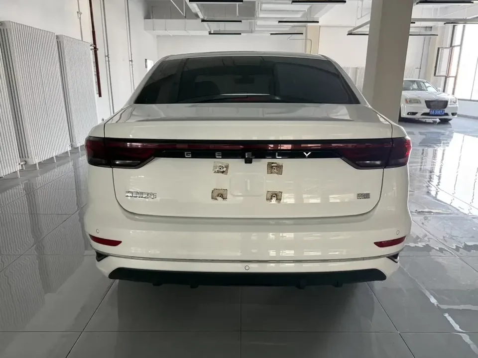 Geely Emgrand emgrand 2022 4th generation 1.5L CVT flagship model 2023 — thumbnail 2