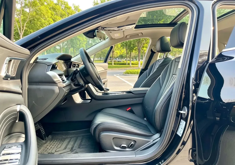 Hongqi H5 Hongqi H5 2024 1.5T DCT Zhilian Qiyun Edition 2024 — миниатюра 5