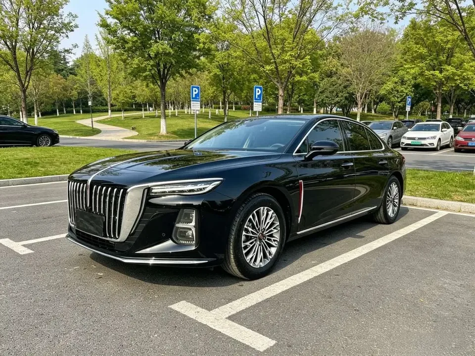 Hongqi H5 Hongqi H5 2024 1.5T DCT Zhilian Qiyun Edition 2024 — photo 1, buy with delivery to Moscow