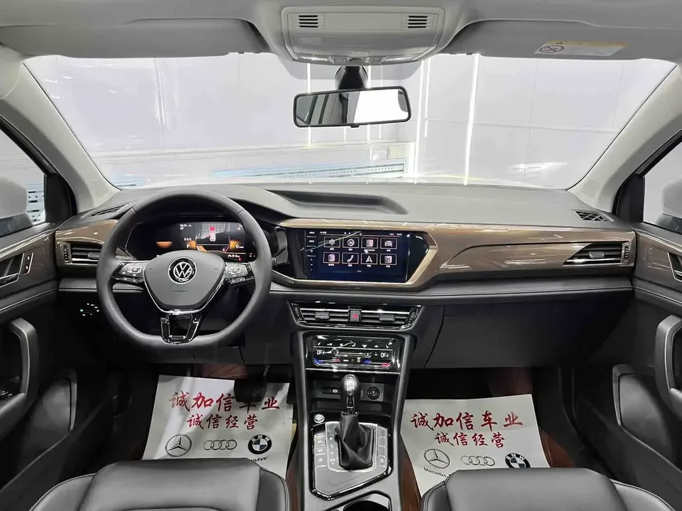 Volkswagen Tharu tuyue 2022 280TSI 2WD Deluxe Edition 2022 — thumbnail 4
