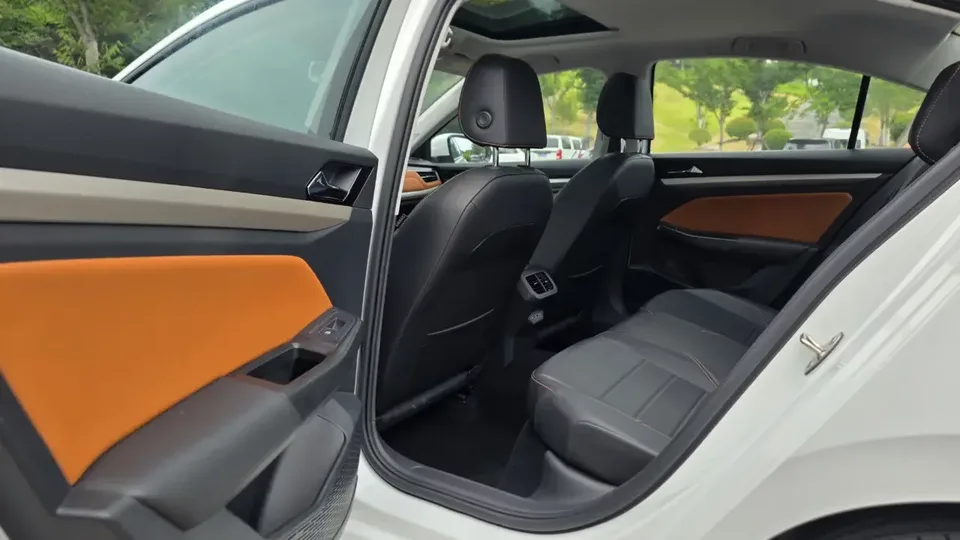 Volkswagen Bora Bora 2024 200TSI DSG Joy Travel PRO Edition 2024 — thumbnail 4