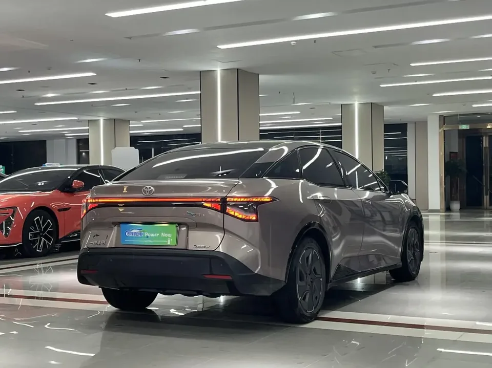 Toyota bZ3 Toyota bZ3 2023 Long battery life Premium 2023 — thumbnail 2