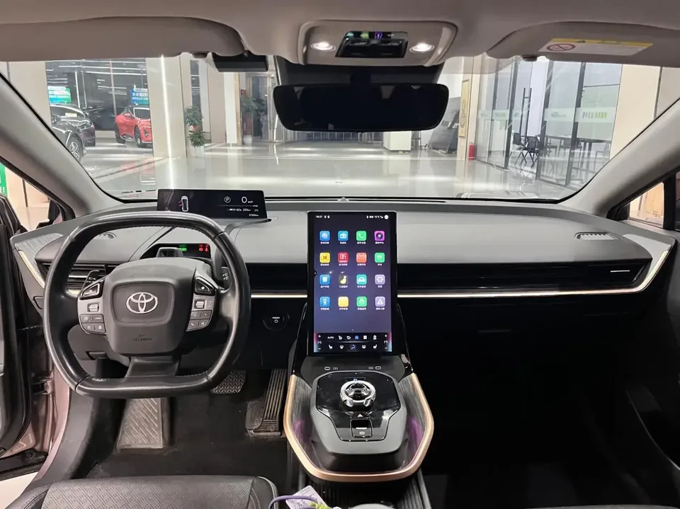 Toyota bZ3 Toyota bZ3 2023 Long battery life Premium 2023 — thumbnail 3