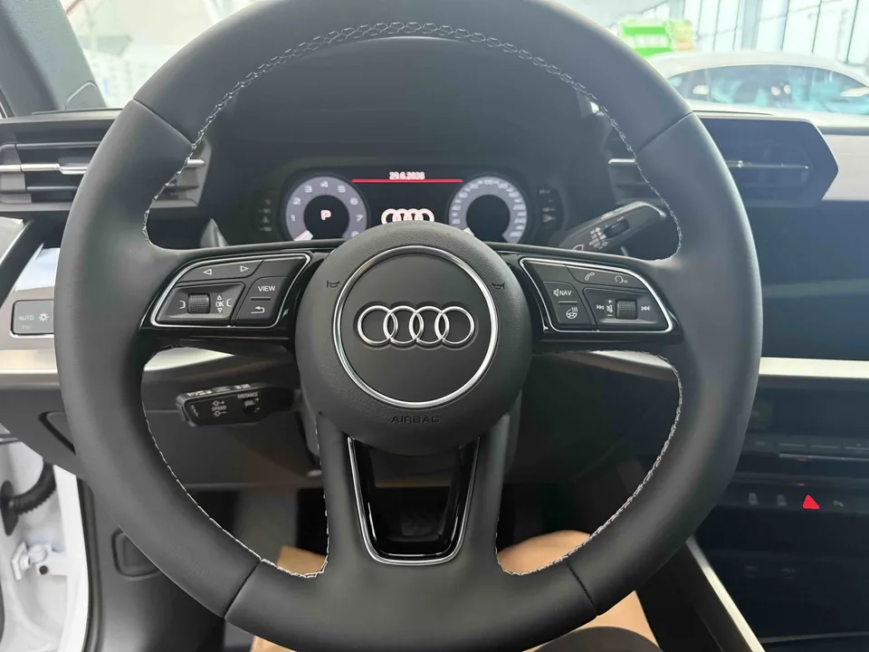Audi A3 Audi A3 2023 A3L Limousine 35 TFSI Stylish Sports 2022 — миниатюра 5