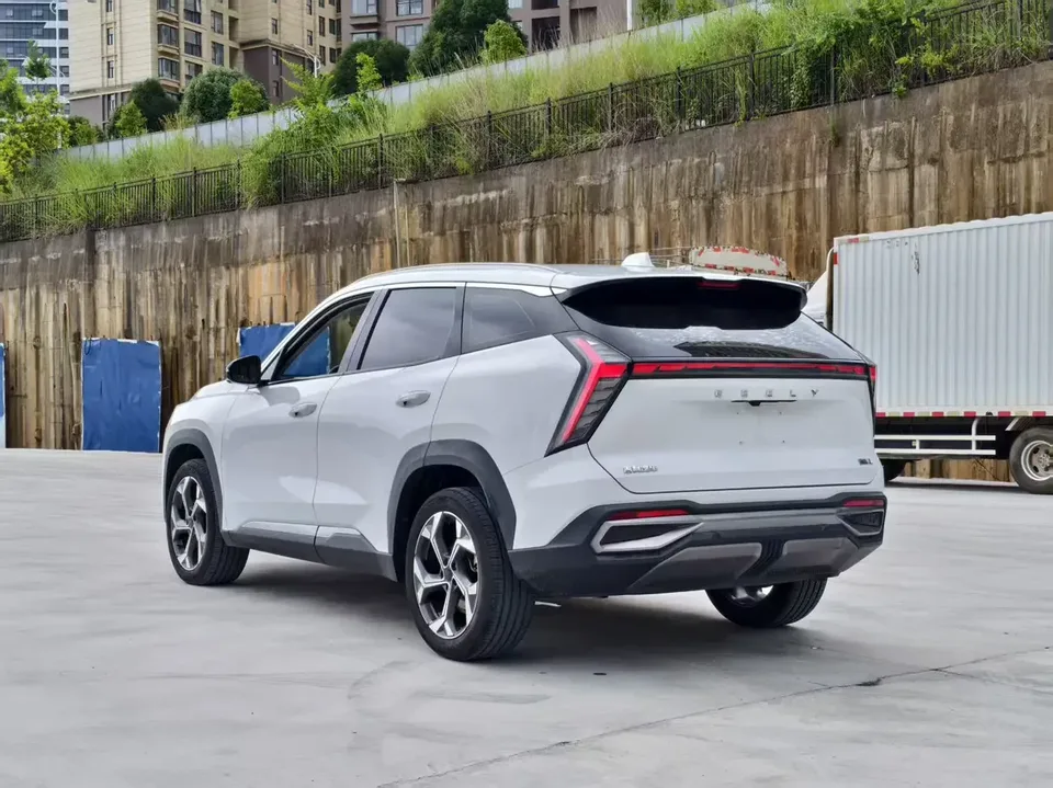 Geely Atlas L Boyue L 2023 1.5TD DCT Luxury 2023 — thumbnail 2