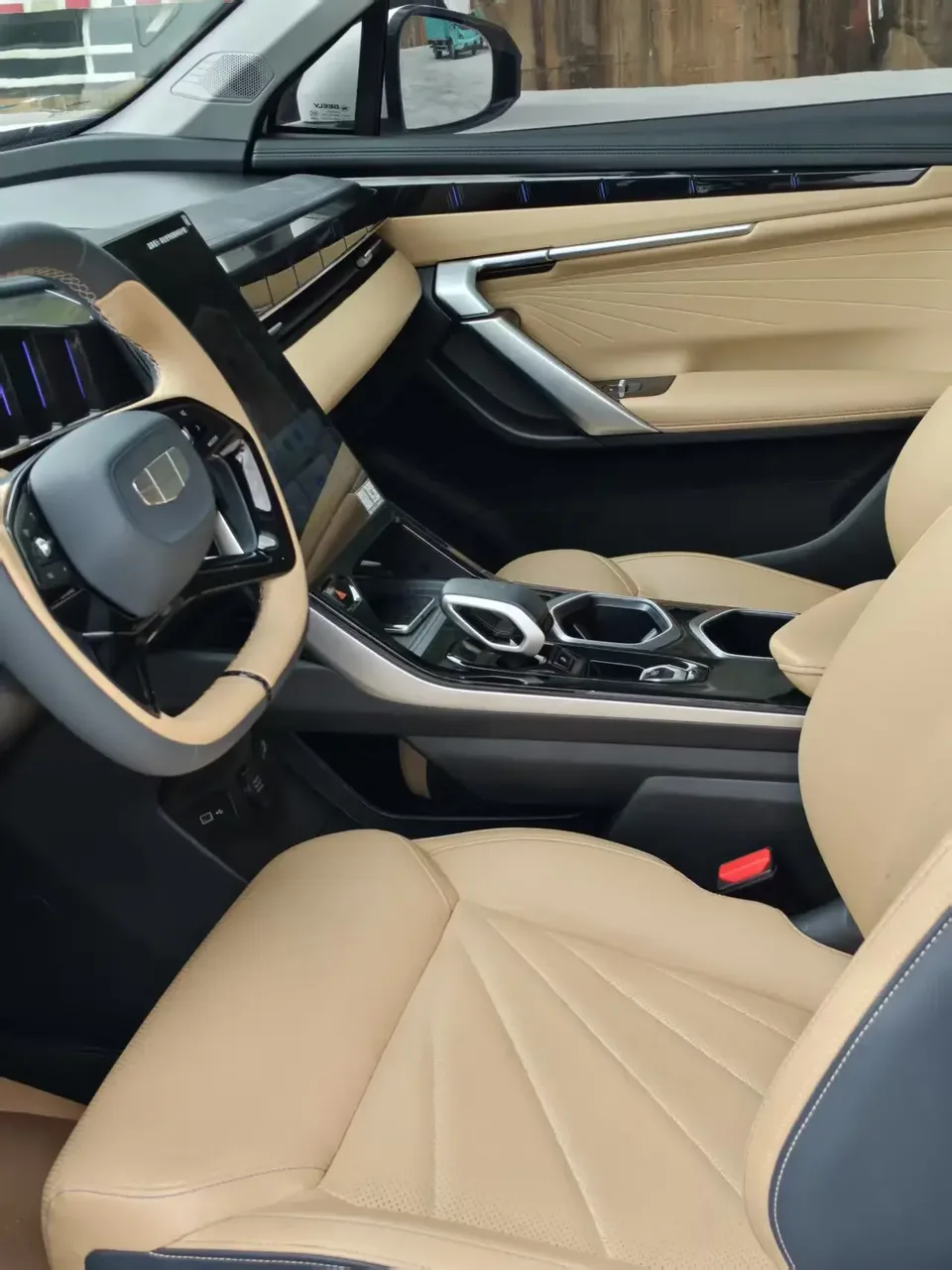 Geely Atlas L Boyue L 2023 1.5TD DCT Luxury 2023 — thumbnail 3