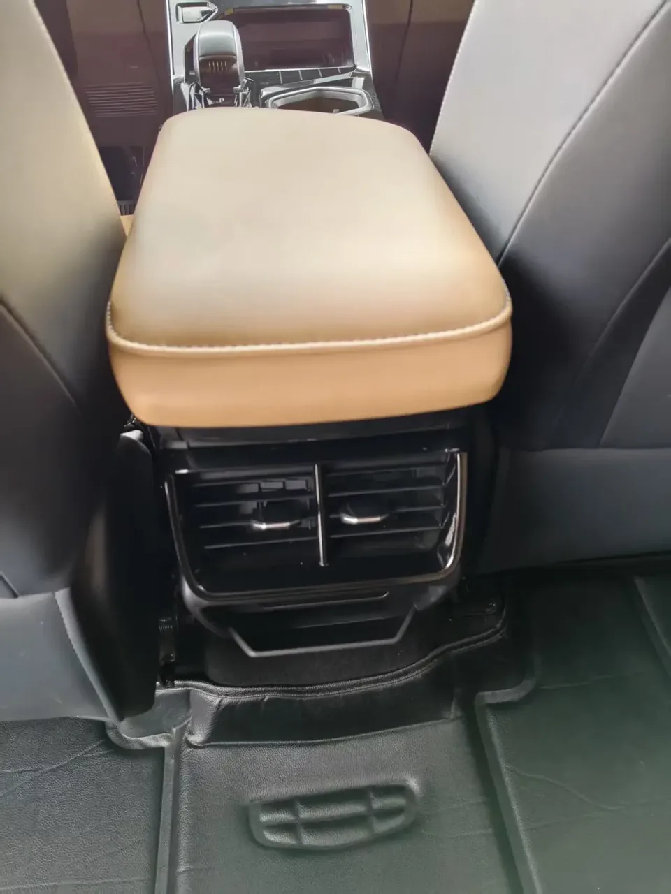 Geely Atlas L Boyue L 2023 1.5TD DCT Luxury 2023 — thumbnail 4
