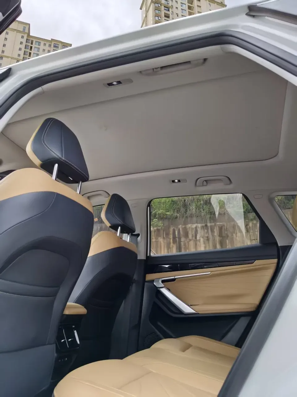 Geely Atlas L Boyue L 2023 1.5TD DCT Luxury 2023 — thumbnail 5