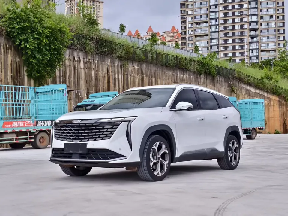 Geely Atlas L Boyue L 2023 1.5TD DCT Luxury 2023 — photo 1, buy with delivery to Moscow