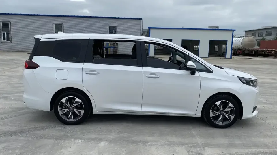 GAC Trumpchi M6 Trumpchi M6 2021 270T Automatic Deluxe Edition 7 Seaters 2022 — thumbnail 2