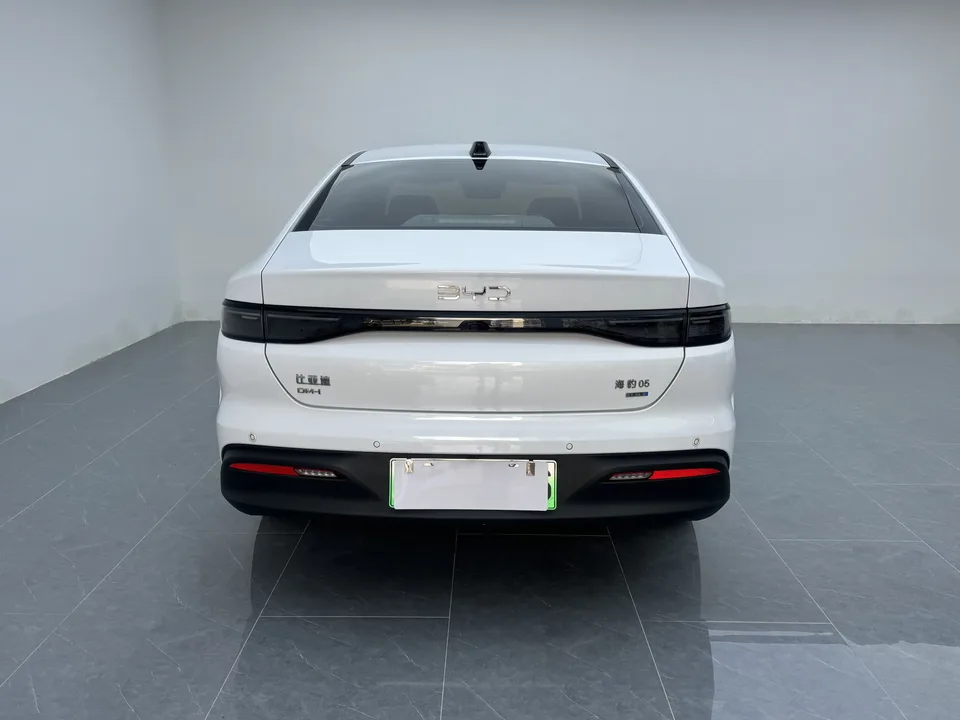 BYD Seal 05DM Seal 05DM 2025 DM-i 120KM flagship version 2025 — thumbnail 2