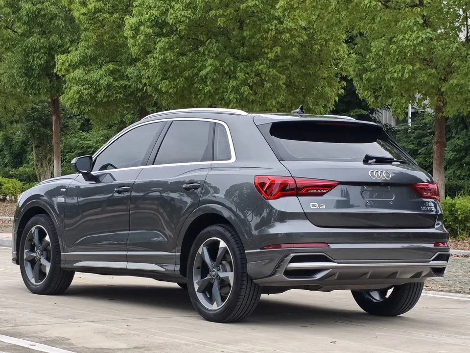 Audi Q3 Audi Q3 2022 35 TFSI Stylish and Elegant 2022 — миниатюра 2