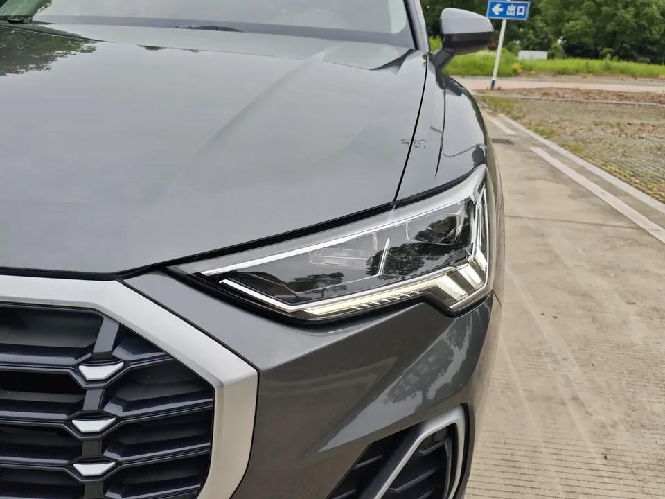 Audi Q3 Audi Q3 2022 35 TFSI Stylish and Elegant 2022 — миниатюра 3