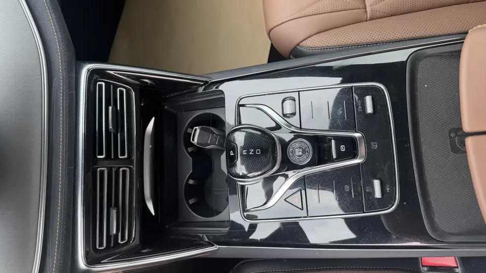 BYD Tang DM Tang DM 2021 DM-i 1.5T 112KM Premium 2022 — thumbnail 4