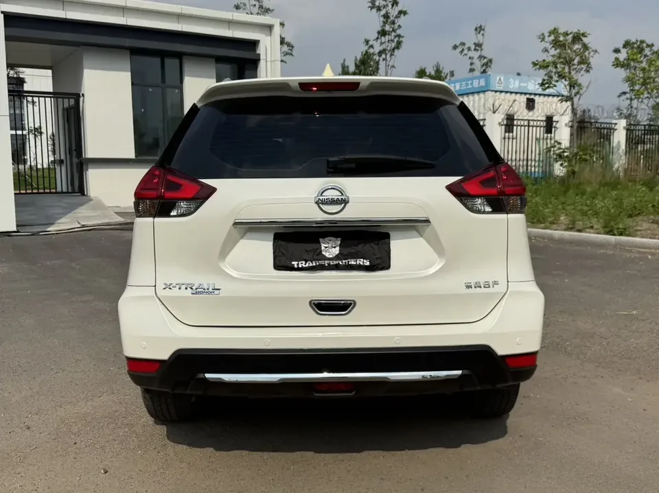 Nissan X-Trail Qijun 2022 2.0L 2WD Smart Link Premium Edition 2022 — thumbnail 5
