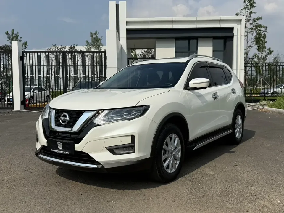 Nissan X-Trail Qijun 2022 2.0L 2WD Smart Link Premium Edition 2022 — photo 1, buy with delivery to Moscow