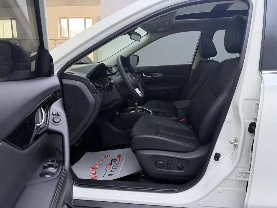 Nissan X-Trail Qijun 2022 2.0L 2WD Smart Link Premium Edition 2023 — thumbnail 3