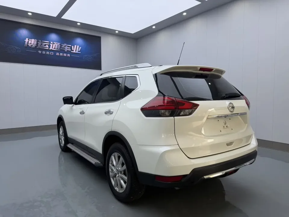 Nissan X-Trail Qijun 2022 2.0L 2WD Smart Link Premium Edition 2023 — thumbnail 4