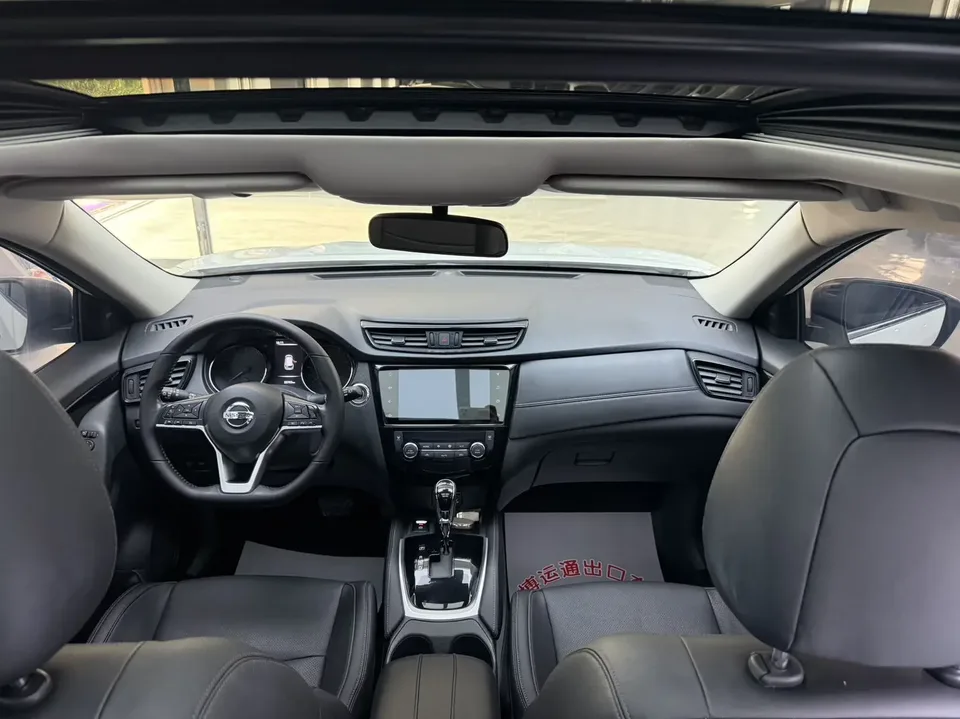 Nissan X-Trail Qijun 2022 2.0L 2WD Smart Link Premium Edition 2023 — thumbnail 5
