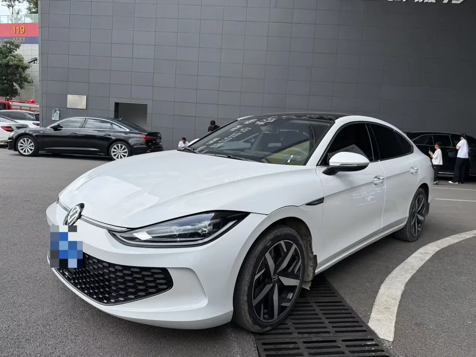 Volkswagen Lamando Lingdu 2023 Lingdu L 280TSI DSG Cool Edition 2023 — photo 1, buy with delivery to Moscow