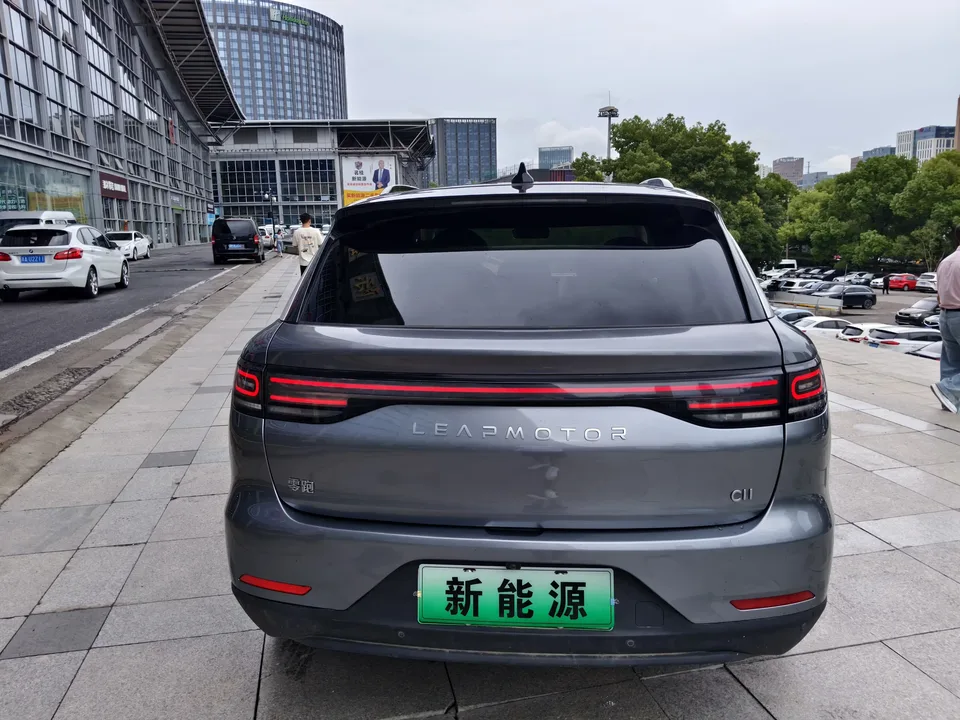 Leapmotor Zero running C11 Zero running C11 2022 Deluxe version of ternary lithium battery 2022 — миниатюра 2
